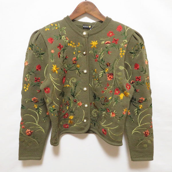 不思議ながらも賑やかさに息をのむ マックデイビッドのカーディガンを買取しました