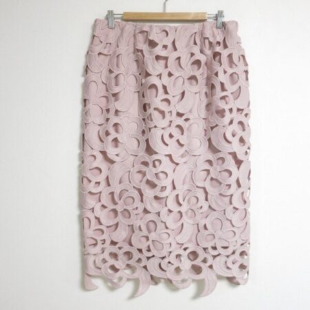 上品女性が作れる！ローズティアラのスカートを買取しました