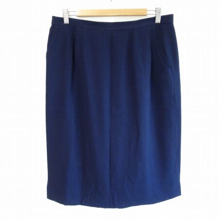 紺とタイトでシックに上級に｜レリアンのスカートを買取しました