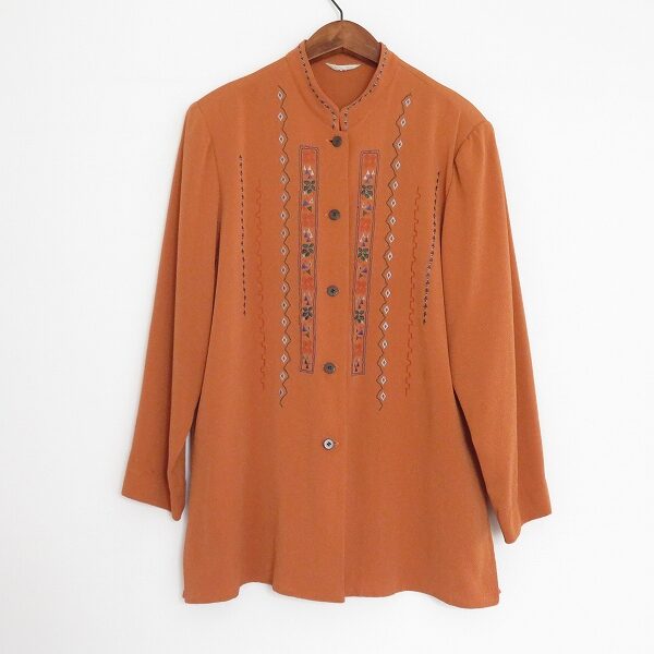 深みあるオレンジがアクセント 三年坂のシャツを買取しました