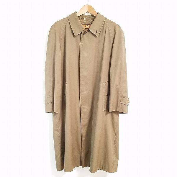 あっさり着られるのが最強 バーバリーのコートを買取しました