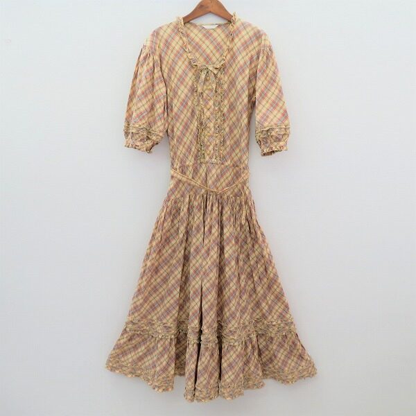 疑問・不安をなくして買取します！カネコイサオのワンピースを買取いたしました