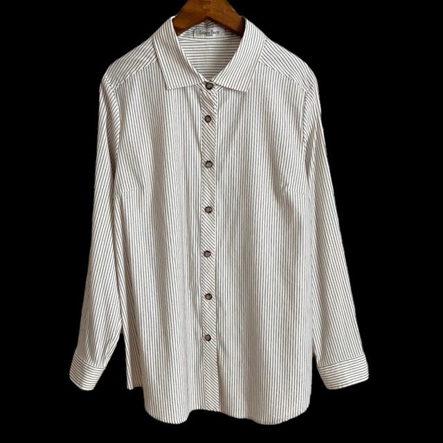 カジュアルなのに光る美しさ｜リリアンビューティのブラウスを買取しました