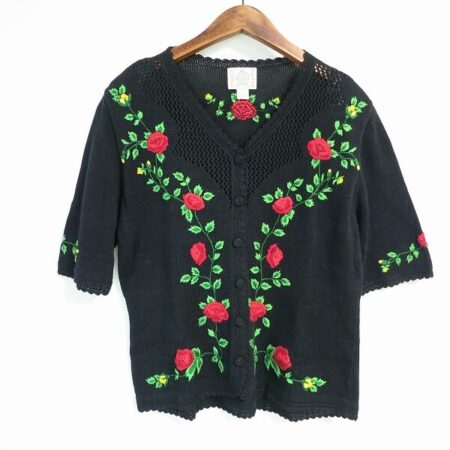 黒と花柄刺繍がマッチ ロイヤルアルパカのカーディガンを買取しました