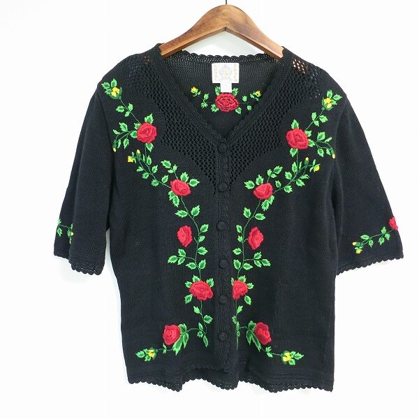 黒と花柄刺繍がマッチ ロイヤルアルパカのカーディガンを買取しました
