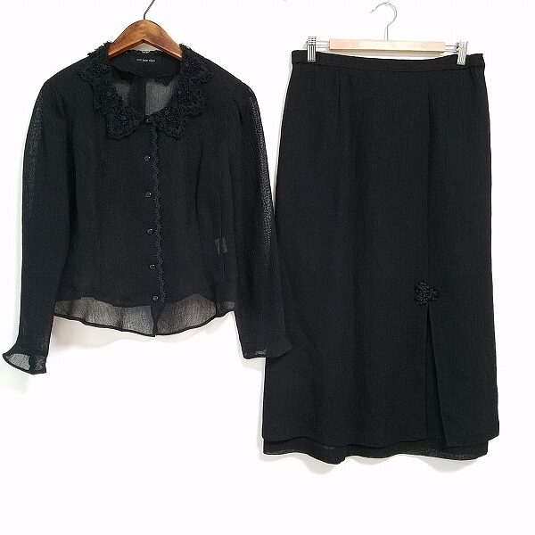 ノンノンドールのスカートスーツを出張買取にて買取しました!