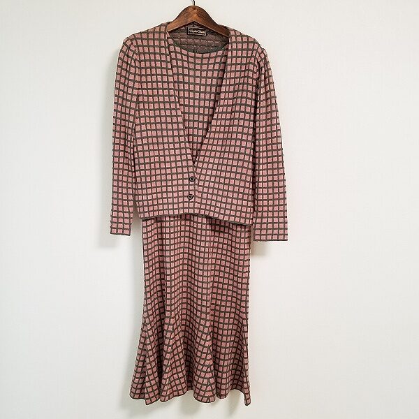 ピンクとグレーのチェックがクール｜斉藤都世子のセットアップを買取しました