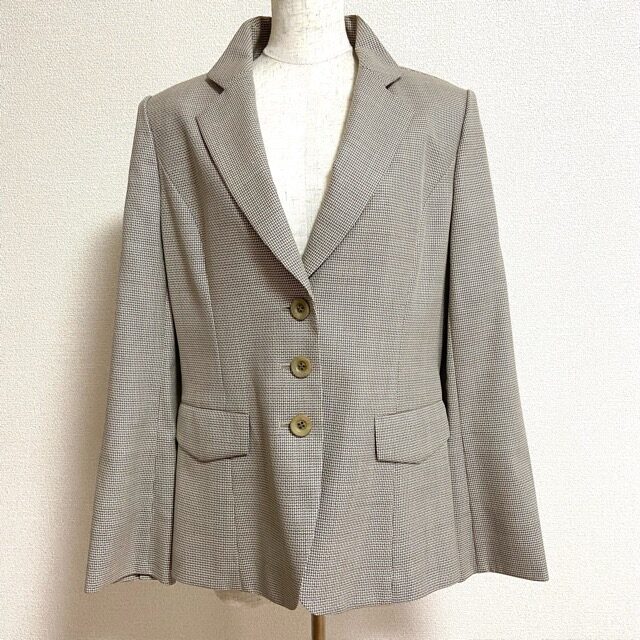お仕事使いにも選びたい！レリアンのジャケットを買取しました