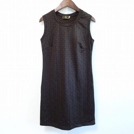 綺麗なタイトが目に余る フェンディのワンピースを買取しました