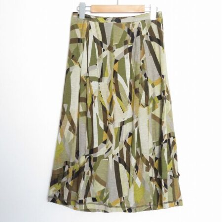 不思議な柄に溶け込みそう ティービー センソユニコ スカートを買取しました