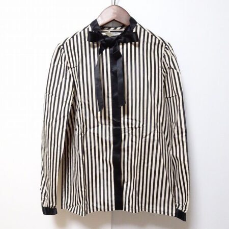 ストライプで気持ちもピシっと シャネルのブラウスを買取しました