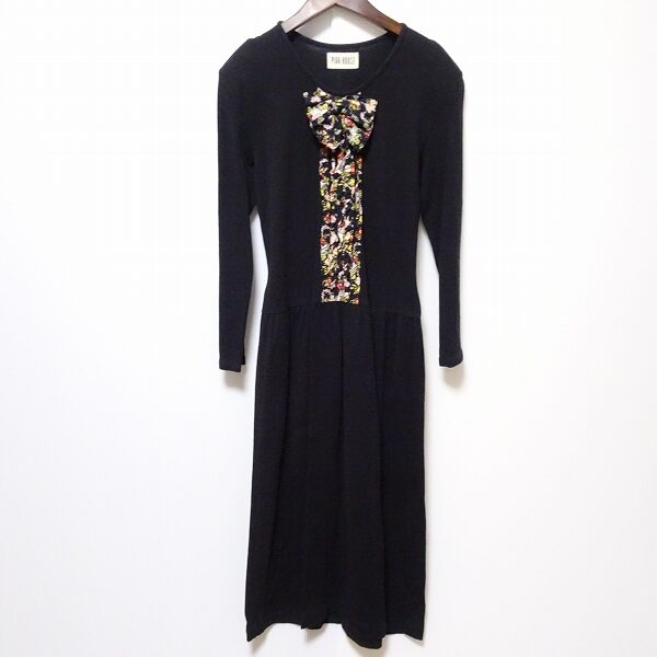 タイトなデザインが素敵｜ピンクハウスのワンピースを買取しました