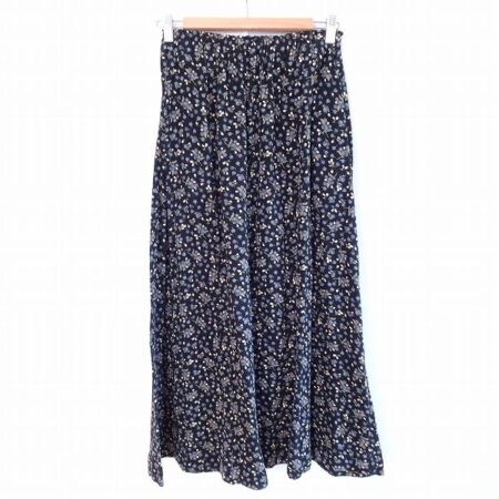 細かな柄で綺麗さアップ ピンクハウスのスカートを買取しました