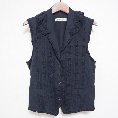 上品カジュアルにまとまる カネコイサオのベストを買取しました