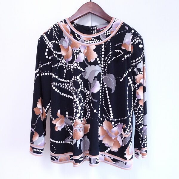 ミセス世代のお客様より買取したレオナールのカットソーです