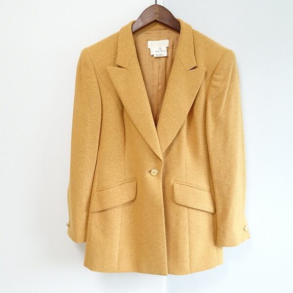 エスカーダのアンゴラ混ジャケットを買取させていただきました!