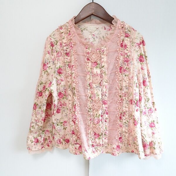 ラブリーに決められる ビードロポエムのカーディガンを買取しました