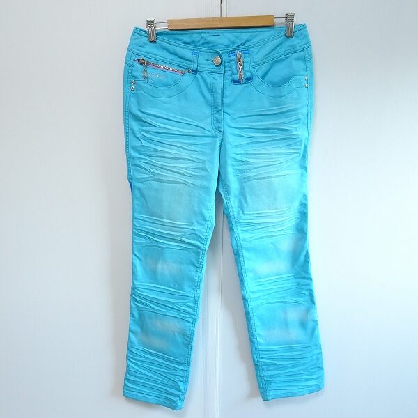 水色が綺麗で際立つ 伊太利屋のパンツを買取しました