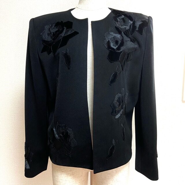 フォーマルにも使いたい！ミズレイコのジャケットを買取しました
