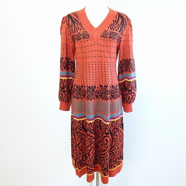 鮮やかな雰囲気でゴージャスに|斉藤都世子のワンピース