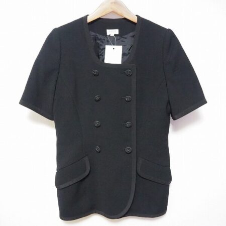 フォクシーのシンプル可愛いジャケットを買取しました