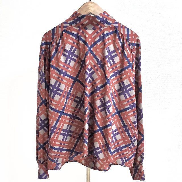 イヴサンローランのチェックブラウスを買取しました|適度なインパクトを放つ