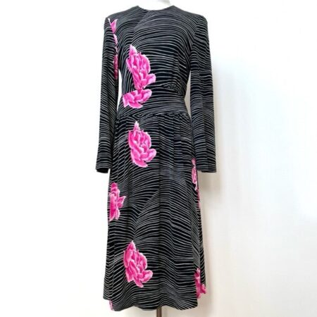 パッと目を引く花柄に魅了 ハナエモリ ヴィヴィドのワンピースを買取しました