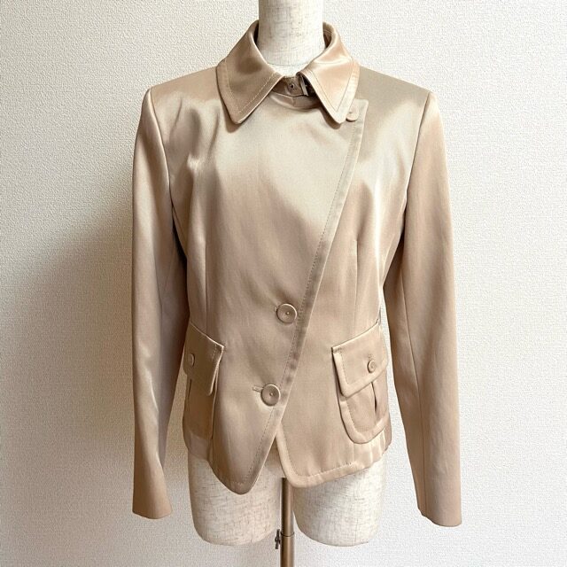 首ベルト使用が貴重 マックスマーラのジャケットを買取しました