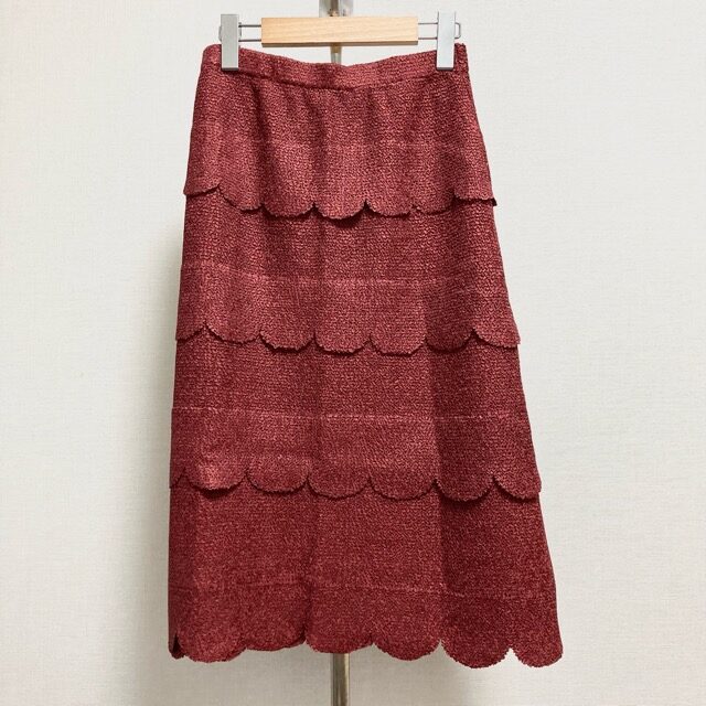 えんじとフリルが効いた ノコオーノのスカートを買取しました