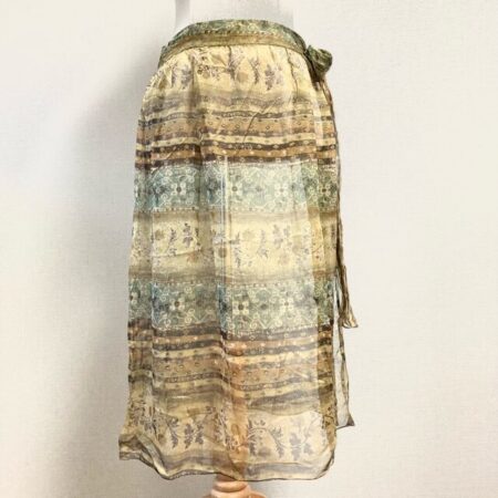 着るだけで気分もトキメク ジュンアシダのオーバースカートを買取しました