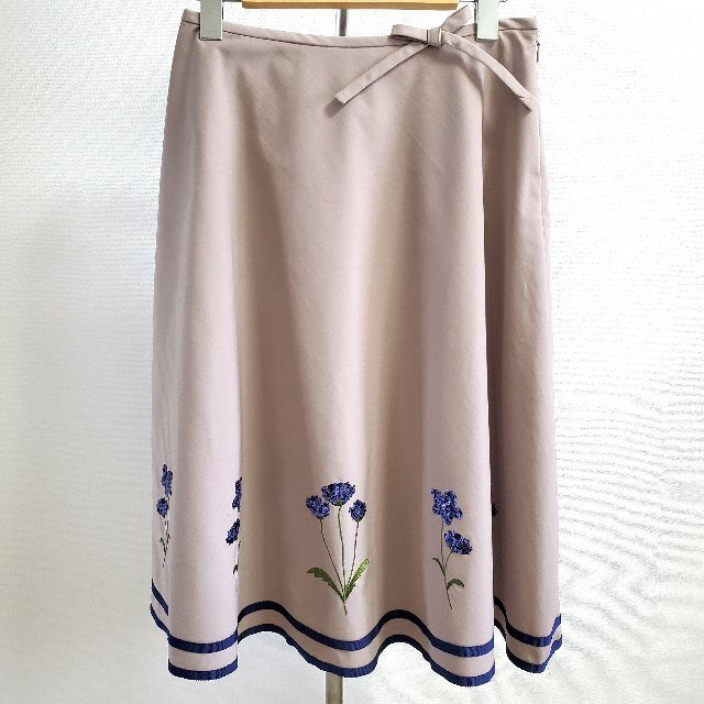 エムズグレイシーのスカートを買取しました！品格の良いお花