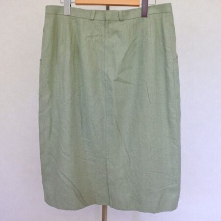 レリアンのスカートを買取しました！綺麗な緑に惹かれる