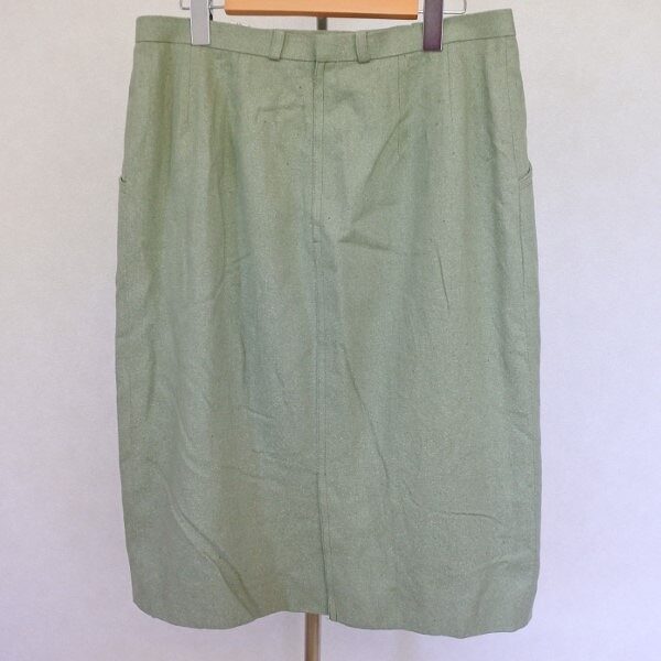 レリアンのスカートを買取しました！綺麗な緑に惹かれる