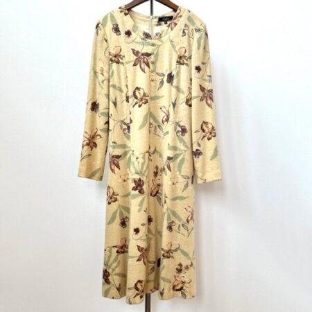 明るすぎない花柄が嬉しい レリアンのワンピースを買取しました