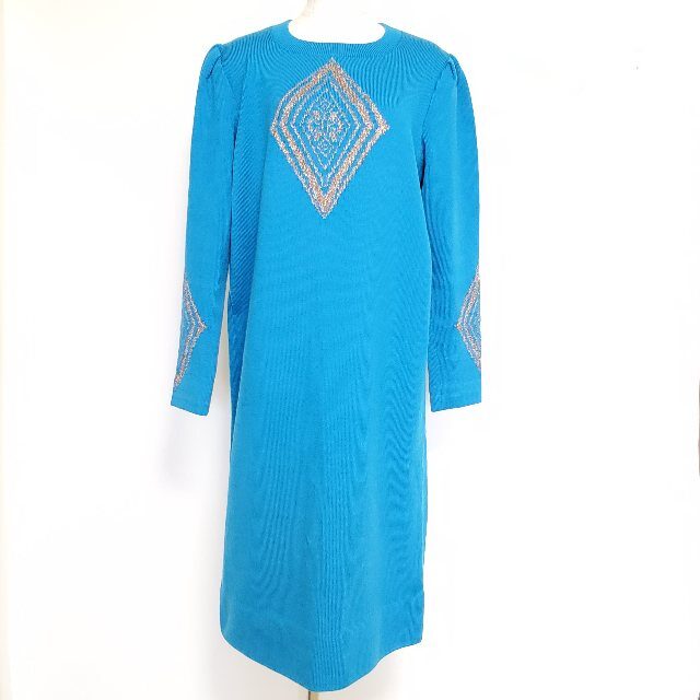 斉藤都世子のワンピースを買取しました!青とゴールドバランスが綺麗