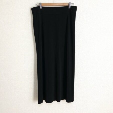 出張買取したレオナールのスカートをご紹介いたします 黒×ロング