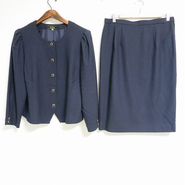 レリアンのスカートスーツを買取しました!綺麗ラインに惚れ惚れ