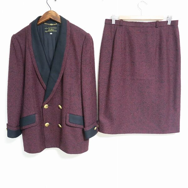 【レリアン】スカートスーツを買取しました!赤と黒のバランスが最強