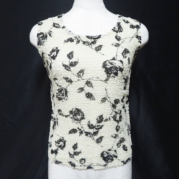 ユキトリイの花柄カットソーを買取しました！シックな風合いが素敵