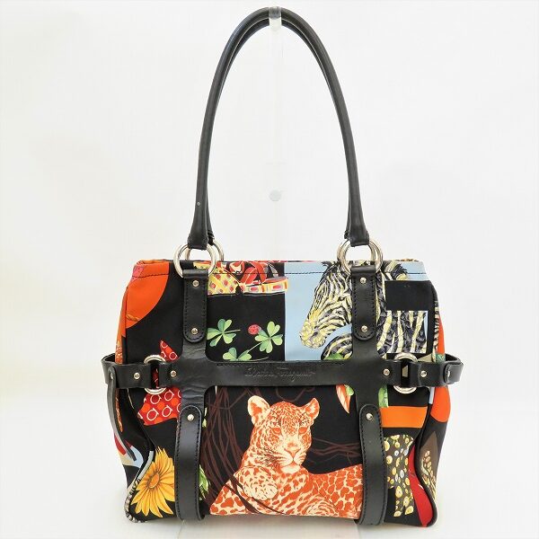 フェラガモのアニマル柄バッグを買取しました！アニマル柄がゴージャス