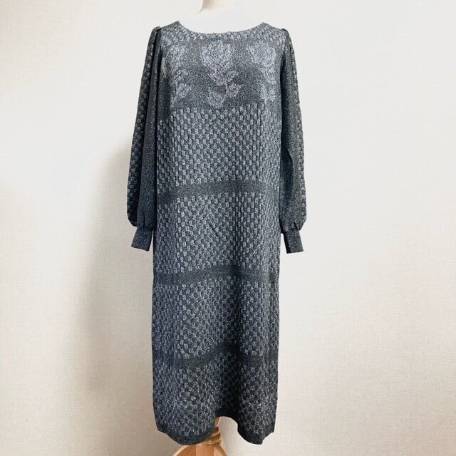 バラも上品に咲く 斉藤都世子のワンピースを買取しました