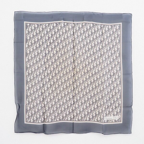 お洋服と一緒に買取して買取額アップ！クリスチャンディオールのスカーフを買取いたしました