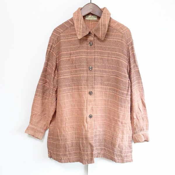 伊豆蔵明彦のボーダー×グラデーションの具合が美しいシャツを買取しました