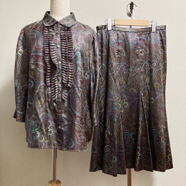 ペイズリー柄が豪華で優雅 レリアンのセットアップを買取しました