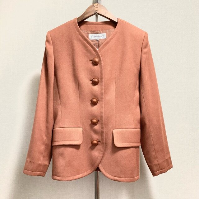 華やかな茶色にグッとくる イヴサンローランのジャケットを買取しました