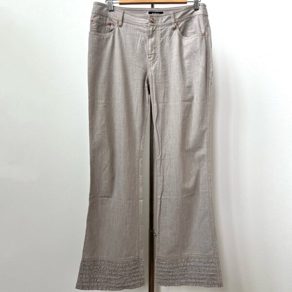 裾の広がりがガーリー！インゲボルグのパンツを買取しました