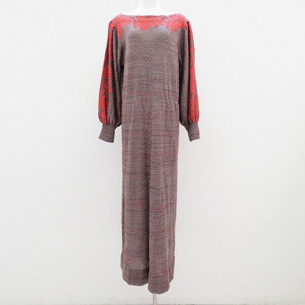 ストンと落ちた雰囲気が可愛い 斉藤都世子のワンピースを買取しました