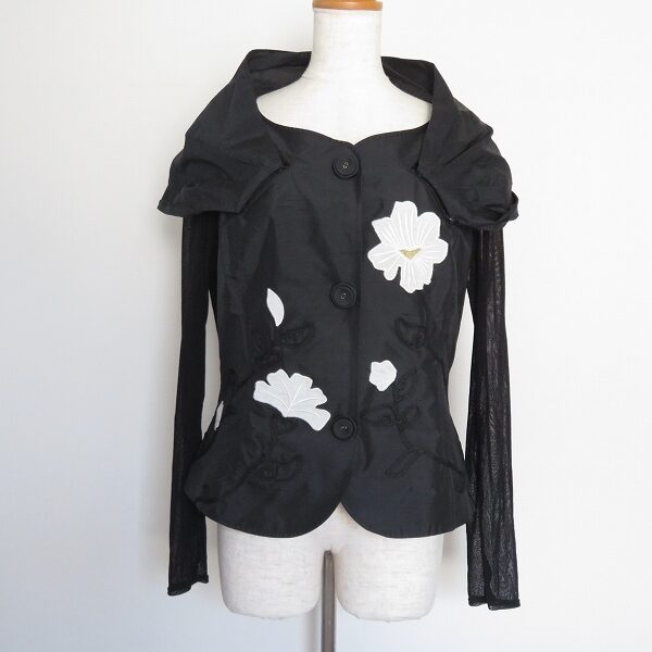 お花モチーフがいい具合のアクセントに ヒロココシノのジャケットを買取しました