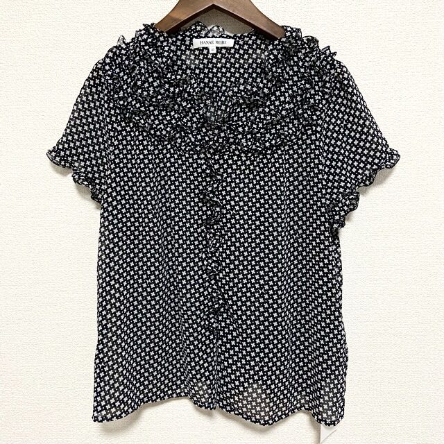 小花とフリルのバランスが最高 ハナエモリのブラウスを買取しました