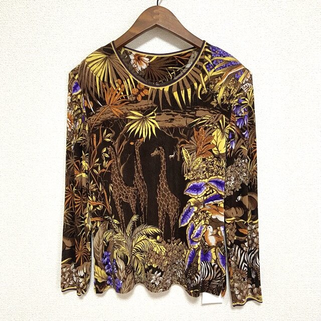 シック×ボタニカルが美しい 伊太利屋のカットソーを買取しました